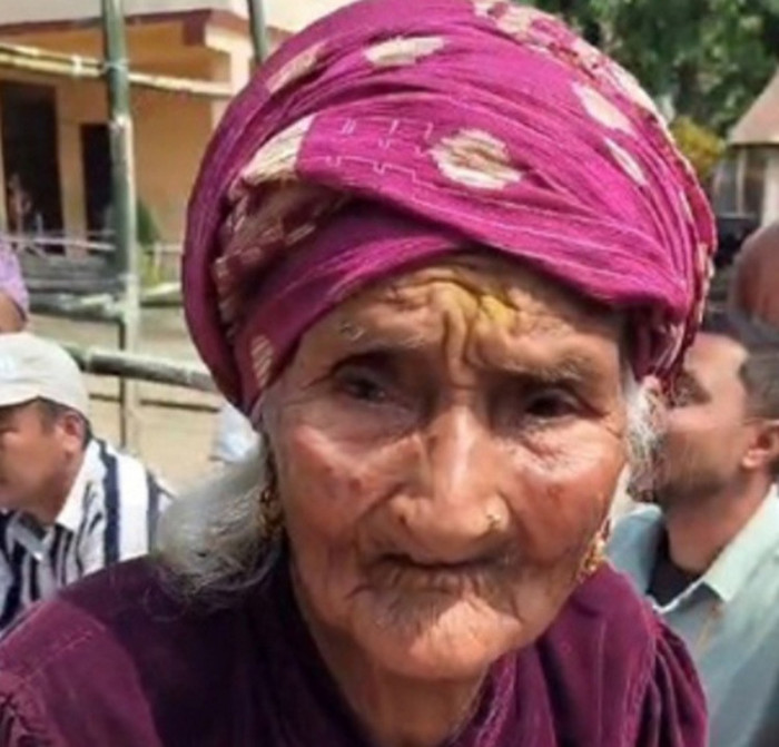 इलाममा १०७ वर्षीया विष्णुमायाले गरिन् मतदान