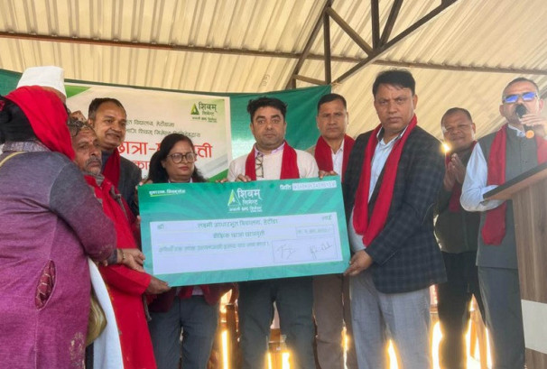 शिवम् सिमेन्टद्वारा छात्रा लक्षित छात्रवृत्ति प्रदान