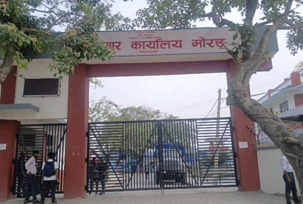 रकम हिनामिना आरोपमा अभिषेक गिरी पक्राउ, मोरङ कारागारभित्र कैदीबन्दीको प्रदर्शन