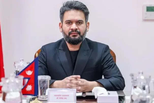 हस्तकला उद्योग प्रवर्द्धनबारे प्रधानमन्त्री शाहले महासङ्घसँग छलफल गर्दै