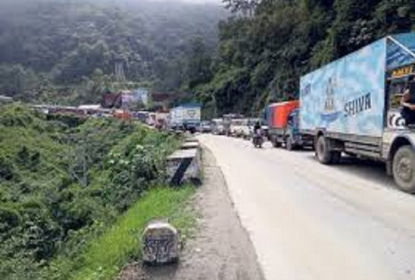 नारायणगढ–मुग्लिन सडक र पृथ्वी राजमार्ग बिहानैदेखि सञ्चालनमा