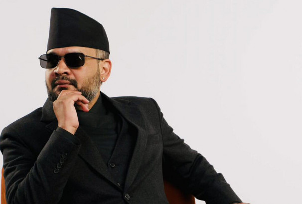 नयाँ शैलीमा सत्तारोहण: शुभ साइतमा बालेनको शपथ, परम्परा र नवप्रयोगको संगम