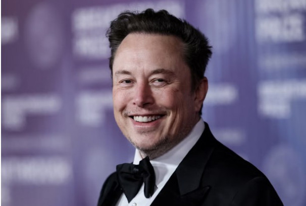 एलन मस्क सन् २०२६ मा विश्वका पहिलो ट्रिलियनेयर बन्ने !