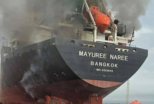 'जहाजमा लुक्ने कुनै ठाउँ छैन, आकाशबाट के खस्ला भन्ने त्रास छ': इराननजिकै समुद्रमा फसेका पानीजहाज कामदारको हृदयविदारक बयान