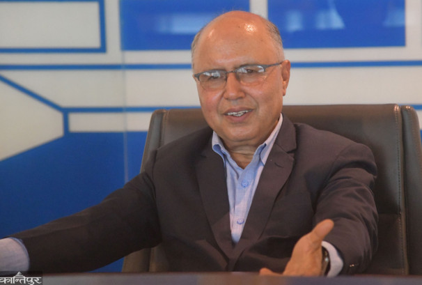 अर्थमन्त्रीको विरोधाभास काम: एकातिर रातो पासपोर्ट फिर्ता, जाँदाजाँदै आफ्नो मान्छेलाई डेपुटी गभर्नर बनाउने प्रयास !