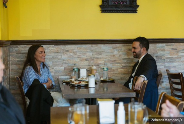 न्युयोर्कका नवनिर्वाचित मेयर ममदानीको नेपाली मोमो र दूध चियाप्रतिको प्रेम : पहिलो दिनै 'लालिगुरास बिस्ट्रो'मा लन्च !