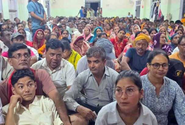 लिखित सहमति नजुट्दा तीन दिनदेखि निजगढमै रोकिए मिटरब्याजपीडित