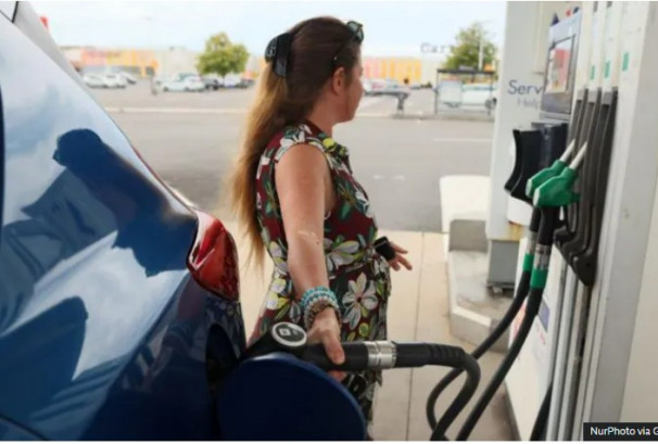 तेलको मूल्य फेरि १०० डलर माथि, अमेरिका–इरान वार्तामा विरोधाभासी दाबीले बजार अस्थिर