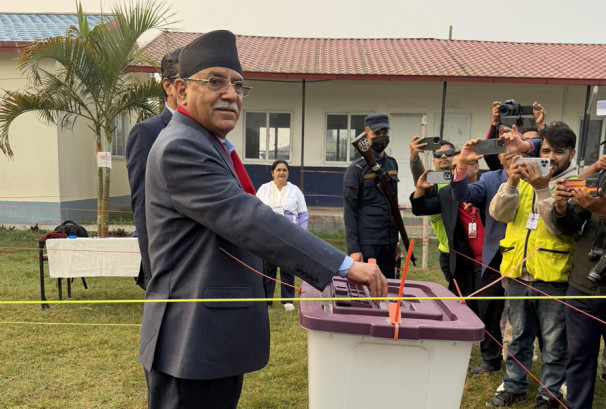 छोरी उम्मेदवार, बुबाले त्यहीँ गरे मतदान: प्रचण्डको सन्देश ‘सही रोजौँ’