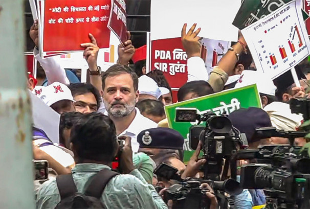 विरोध प्रदर्शनका क्रममा पक्राउ परेका राहुल गान्धी रिहा