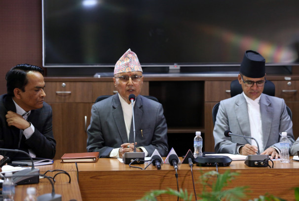 स्वार्थको रोटी सेक्नेलाई अर्थमन्त्रीको सन्देश- 'हामी नियामकको काममा हस्तक्षेप गर्दैनौं'