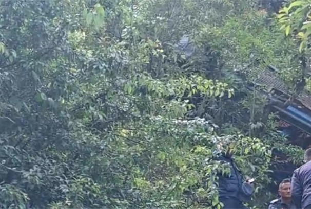 अर्घाखाँची पाणिनी–८ दुर्गाफाँटमा बस दुर्घटना, २४ घाइते, दुई गम्भीर