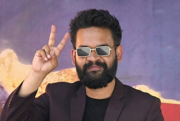 प्रधानमन्त्री कार्कीलाई आमा सम्बोधन गर्दै बालेनले भने, ‘हजुरको नेतृत्वमा आज लोकतन्त्रले जितेको छ’