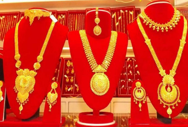 सुनको मूल्य तोलामा रु.८ हजार बढ्यो, तोलाको कति ?