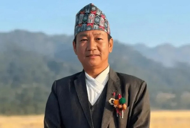 हर्क साम्पाङविरुद्ध पर्यो निर्वाचन आयोगमा उजुरी