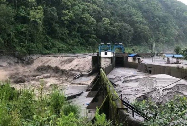 बाढीका कारण इन्द्रावती तेस्रो जलविद्युत् आयोजना क्षतिग्रस्त