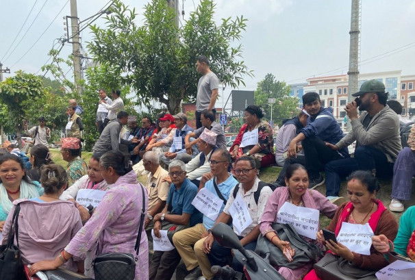 उपभोक्ता अधिकारवादीहरूको सरकारविरुद्ध बबरमहलमा प्रर्दशन, खानेपानी कर खारेज र विद्युत महसुल छुटको माग