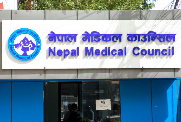 मेडिकल कलेजहरुलाई भर्ना बापतको बक्यौता बुझाउन २१ दिने अल्टिमेटम