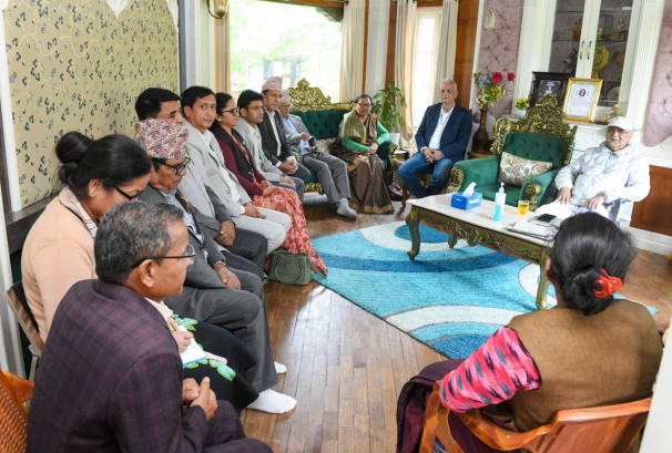 सुदूरपश्चिम एमाले सांसदसँग अध्यक्ष ओलीको छलफल, संसदीय दल नेतृत्व परिवर्तनबारे बहस