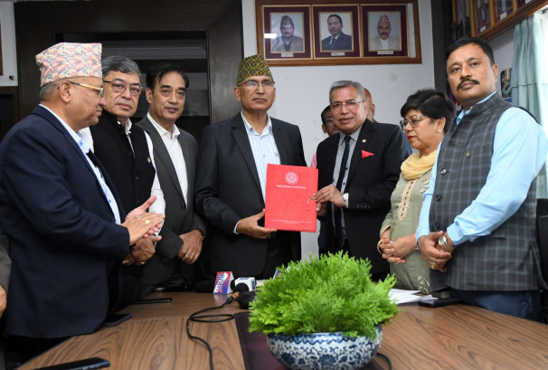 सेयर बजारको कर्जाको सीमा हटाउन र ५० लाख माथिको जोखिमभार शतप्रतिशत कायम गर्न अर्थमन्त्रीसँग आग्रह