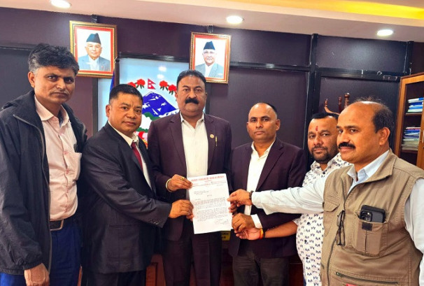 बालेनले गरीखान नदिएको भन्दै संघिय मामिलामन्त्रीलाई कवाड व्यवसायीको ज्ञापनपत्र, ज्यानको सुरक्षा गरिदिन माग