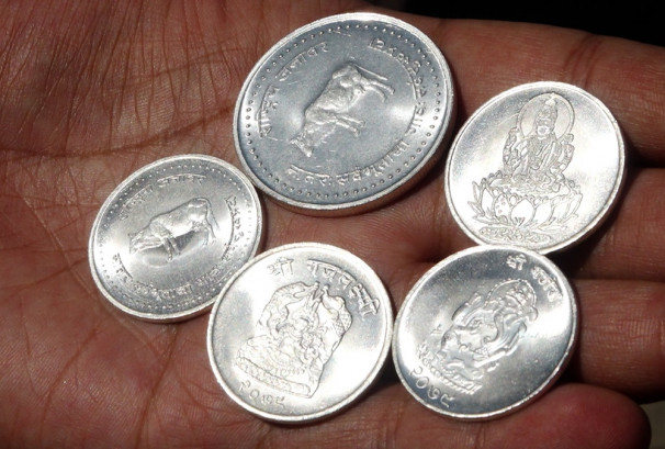 नेपाल राष्ट्र बैंकको निर्णय: धनतेरसमा सुन होइन, चाँदीका सिक्का मात्रै बिक्री