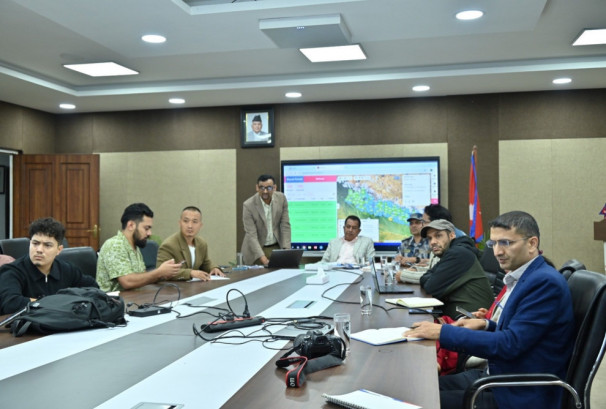 बाढीपहिरोपछिको राहात तथा उद्धारको काममा सरकार र जेनजीले सहकार्य गर्ने, सिंहदरबारको बैठकमा पुगे सुदन