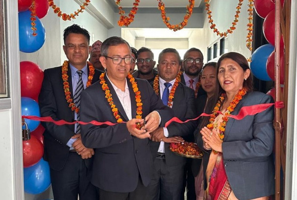 सन नेपाल लाइफको घोराही शाखा नयाँ स्थानमा स्थानान्तरण