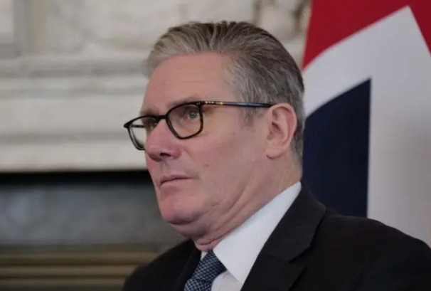 बेलायतका प्रधानमन्त्री स्टार्मर चीन भ्रमणमा, सम्बन्धलाई पुनः सुदृढ बनाउने प्रयास