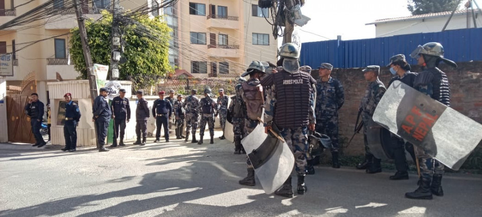 सेबोनको ढोकामै प्रहरीको पहरा, अध्यक्ष अचानक विदा बसिदिएपछि गएनन् जेनजी लगानीकर्ता