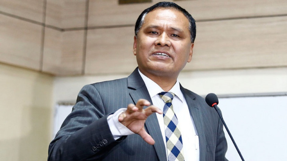 कुलमान घिसिङले दिए बत्ती जाने समस्या समाधान गर्न निर्देशन