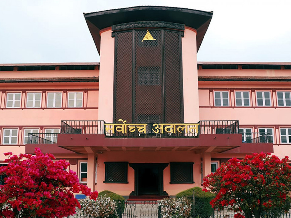 टेन्डर सूचना पत्रपत्रिकामा छाप्नुपर्ने व्यवस्था हटाएको विरोधमा सर्वोच्चमा रिट