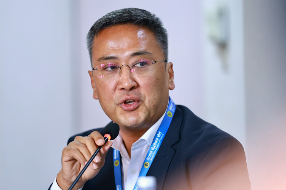 सामान्य निर्णय गर्नुअघि कमिटी बनाउने सन्तोषनारायण रिलायन्स प्रकरणमा किन हतारिए ? सेबोनका सञ्चालकहरु नै छन् आश्चर्यमा