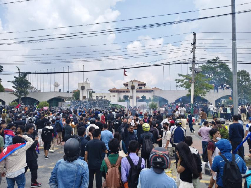 रिपोर्टर डायरी: राजनीतिको रोटी सेक्न खोज्दा रगतमा लतपतियो बानेश्वर, जेनजी बने 'बलीको बोका'