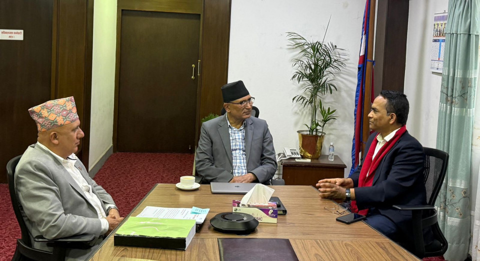 बजेटअघि अर्थमन्त्री पौडेलले राष्ट्रिय योजना आयोगका उपाध्यक्ष र  राष्ट्रबैंकका गभर्नरसँग गरे छलफल
