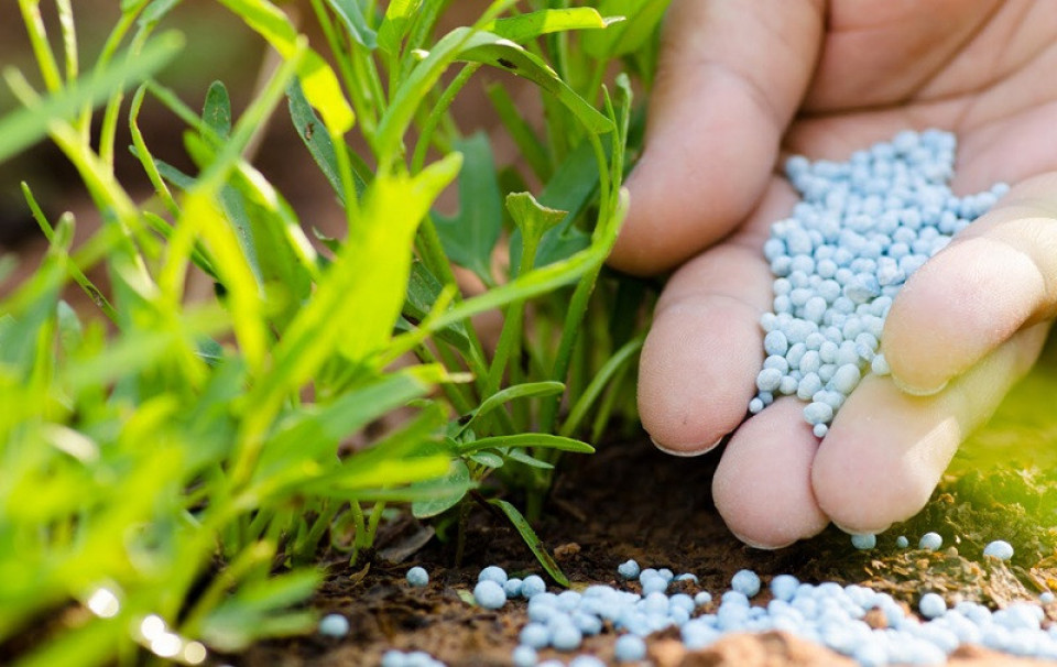 भित्रियो ४.७१ लाख मेट्रिक टन रासायनिक मल