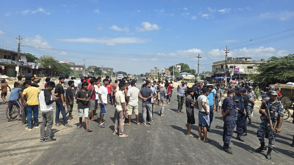 सुनसरीको गोलीकाण्डले सिरहा ततायो, प्रधानमन्त्रीको राजीनामा माग्दै