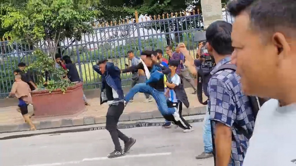 हर्क साम्पाङ समर्थक जाइलागेपछि जेनजी समूहबीच ग्याङ फाइट, धरहरा क्षेत्रमा तनाव