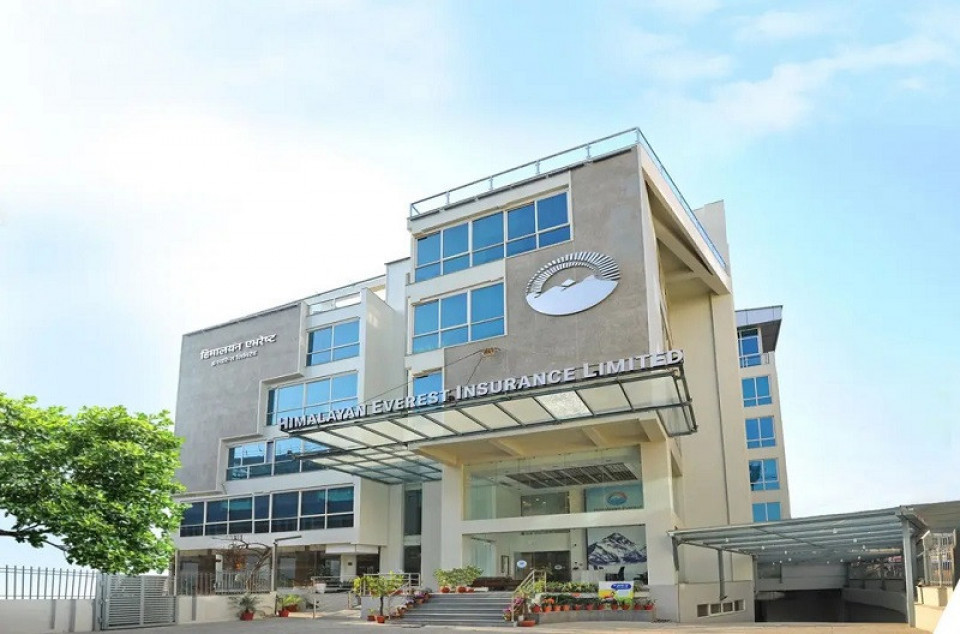 हिमालयन एभरेष्ट इन्स्योरेन्सका एसीईओ दुवाडीको सर्टिफिकेट नक्कली, ढाकछोप गर्दै कम्पनी