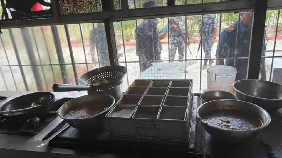 बासी खाना र फोहोर भान्सा भेटिएपछि देउखुरीको होटललाई २५ हजार रुपैयाँ जरिवाना