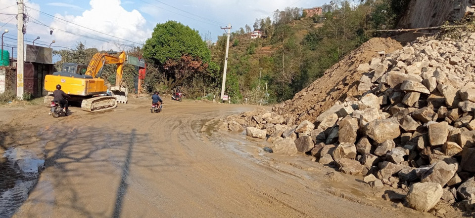धुलिखेल–खावा सडकखण्डमा राति सवारी बन्द, वैकल्पिक मार्ग प्रयोग गर्न आग्रह