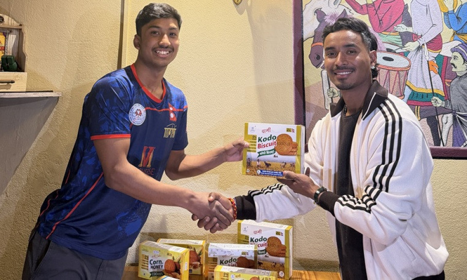 अन्तर्राष्ट्रिय मञ्चमा रुबिनको साथमा आर्क्स फुड र क्रिकेटर सोमपाल कामी