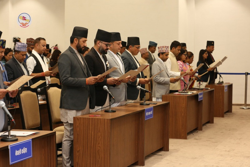 प्रतिनिधि सभाको बैठकमा फोन चलाउन निषेध