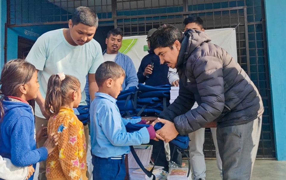 पियोर इनर्जीद्वारा ७९७ विद्यार्थीलाई शैक्षिक सामग्री प्रदान