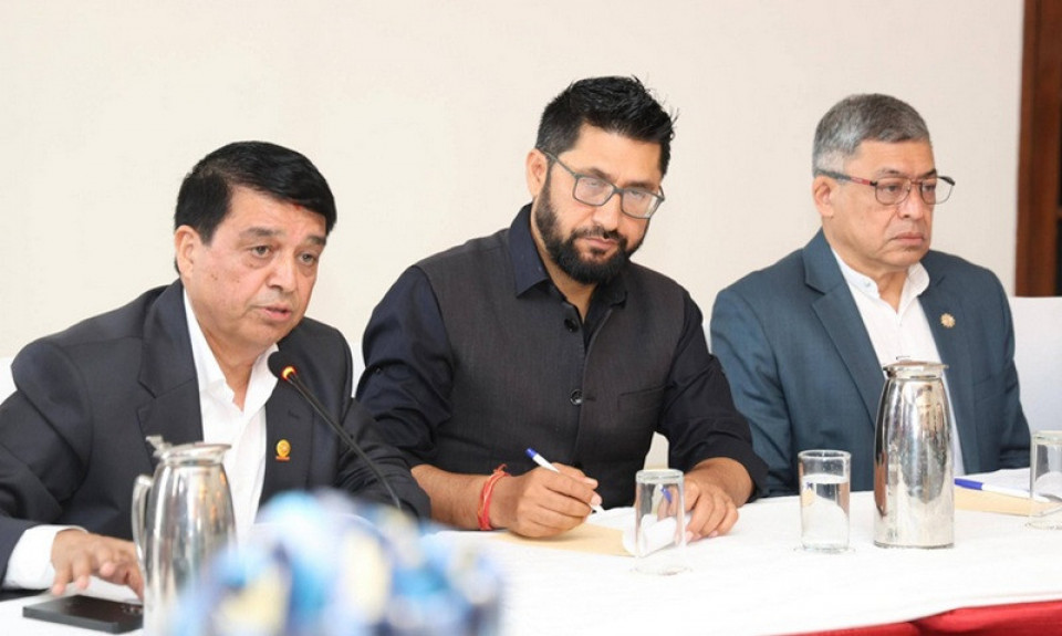 सरकारसँग नडराउन निजी क्षेत्रलाई लामिछानेको आग्रह, बालेनले पनि छिट्टै भेटवार्ता गर्ने तयारी