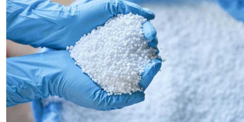 मल निर्यातमा चीनको प्रतिबन्ध, विश्वव्यापी बजारमा अभाव सिर्जना