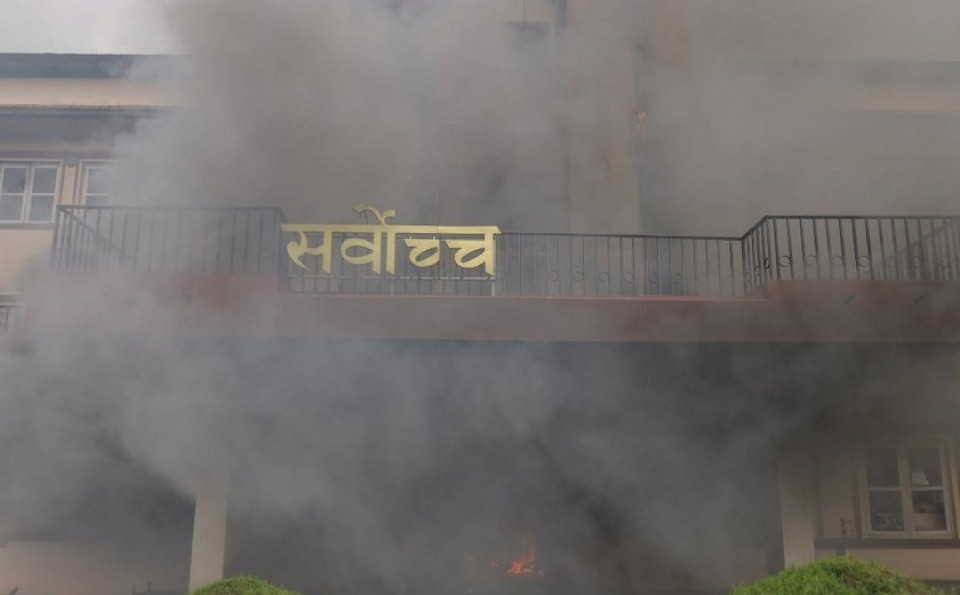 सर्वोच्चमा पनि लगाइदिए जेनजीले आगो