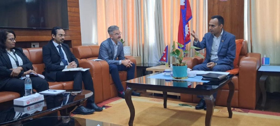 सञ्चारमन्त्री र विश्व बैँकका निर्देशकबिच भेटवार्ता