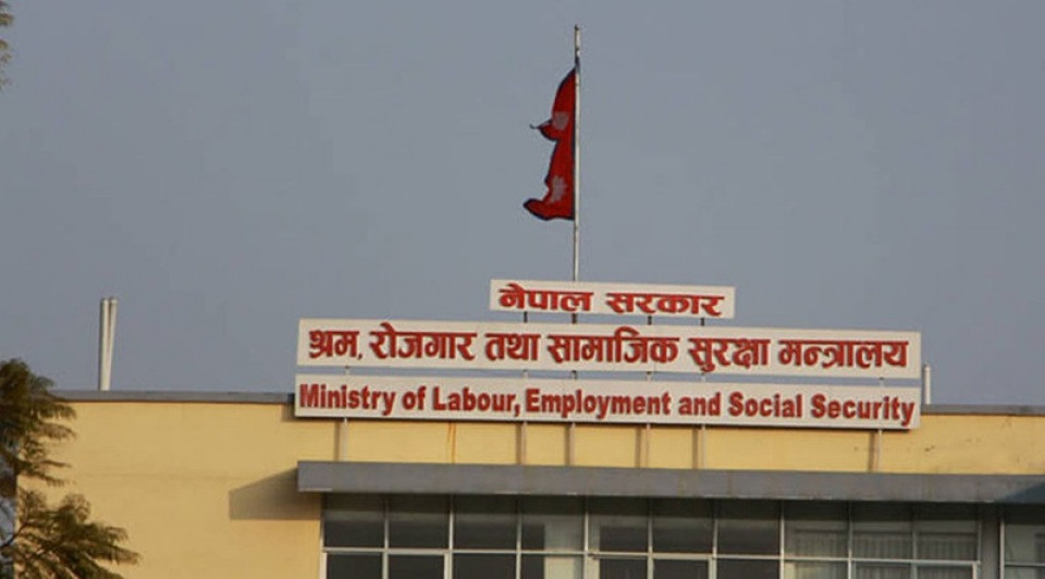 सरकारद्वारा खाडी मुलुकको श्रम स्वीकृति अनिश्चितकालका लागि स्थगित