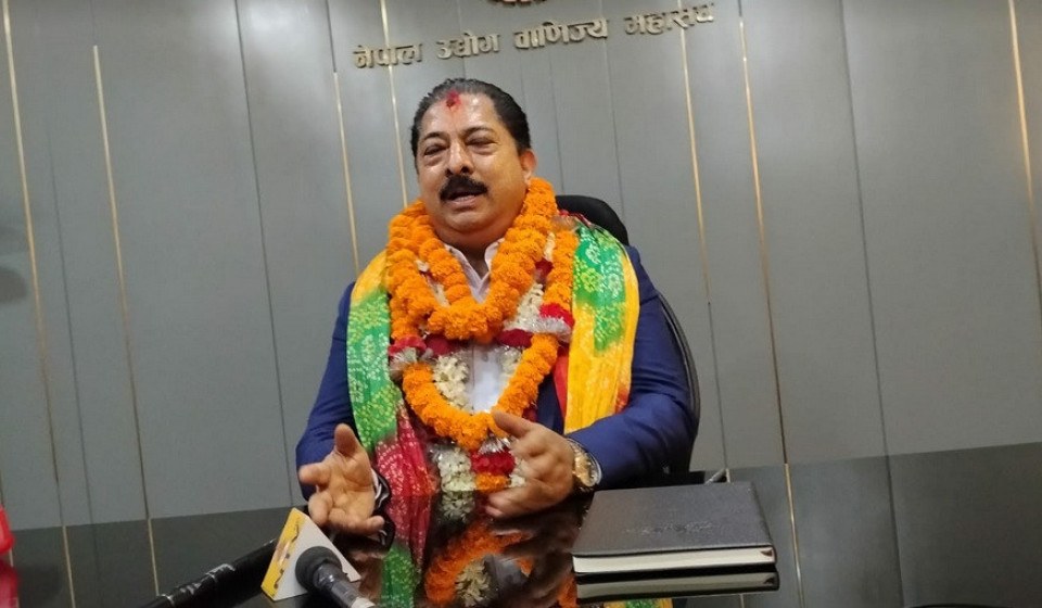 एफएनसीसीआईका नयाँ अध्यक्ष श्रेष्ठले सम्हाले जिम्मेवारी, नवनिर्वाचित पदाधिकारीले समेत लिए शपथ